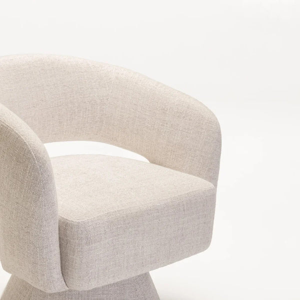 Dreamy Comfort – Zara Fabric Swivel Chair